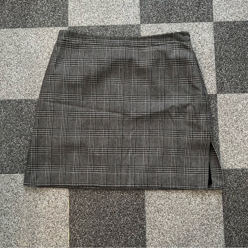 New York & Company Black and White Plaid Mini Skirt- Size 12 - Picture 2 of 10